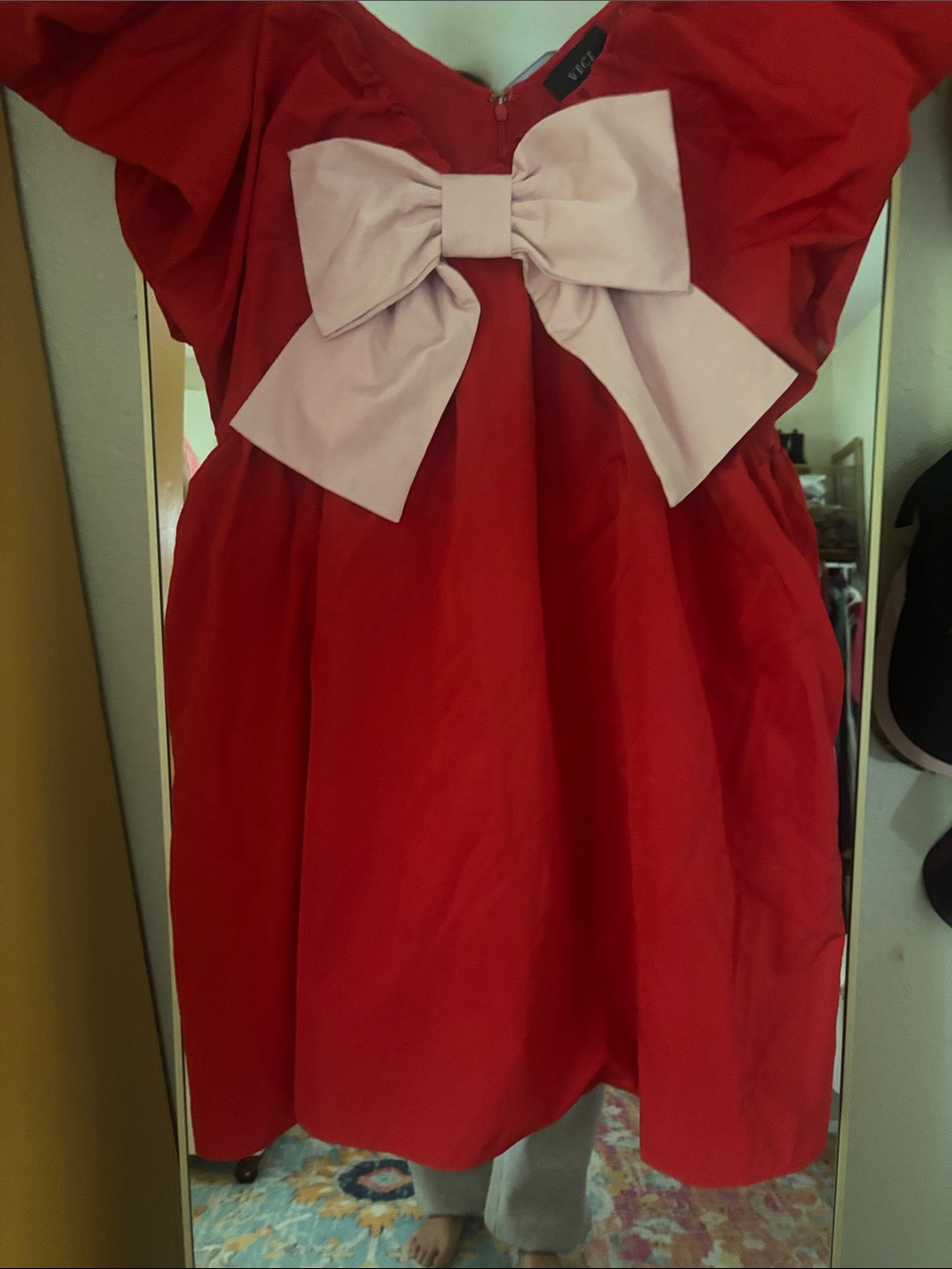 Women’s dress with pink bow!